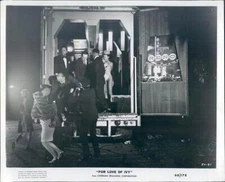 1968 Press Photo Actors in Film For Love of Ivy starring Sidney Poitier