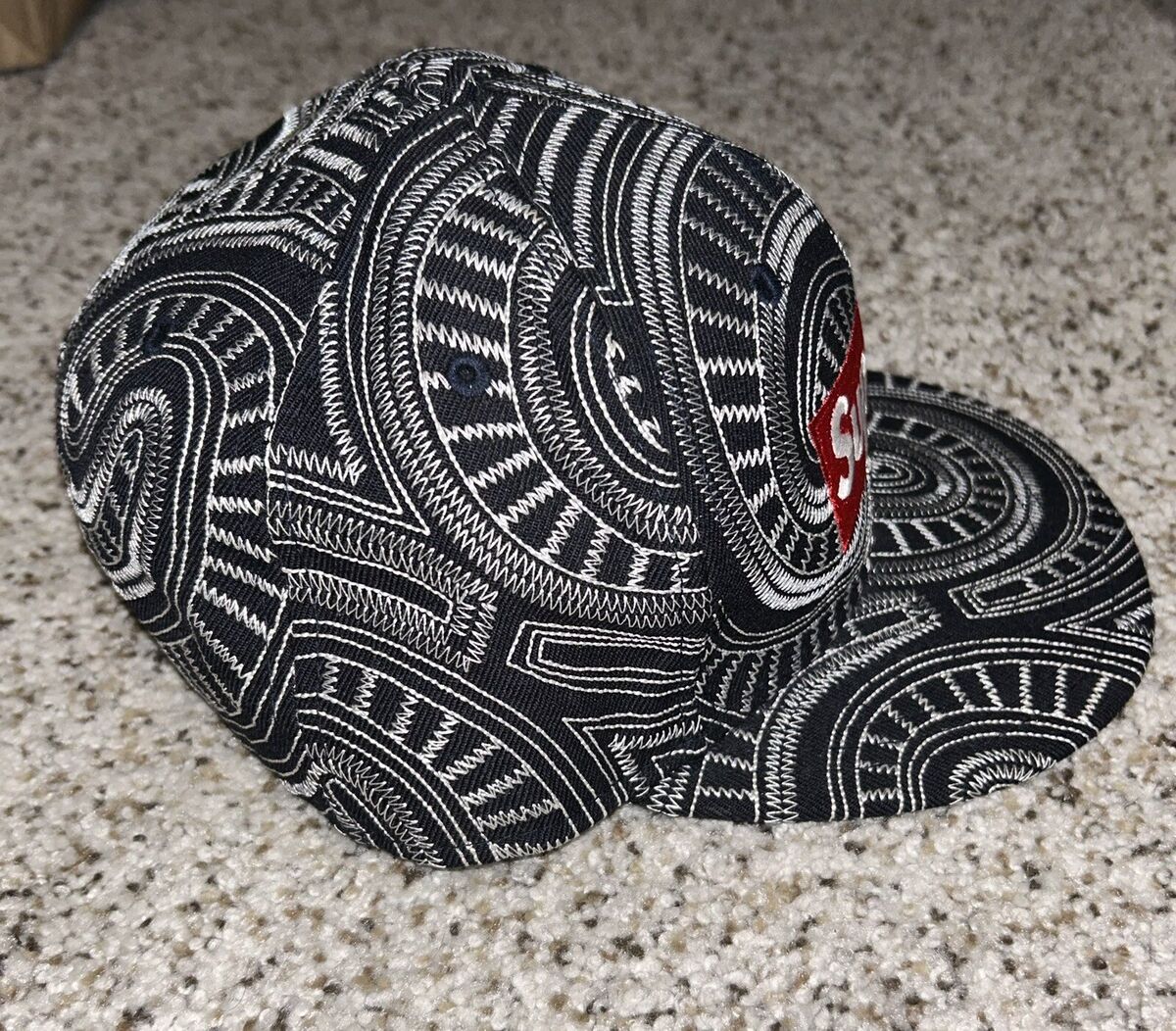 SUPREME New Era 59Fifty World Famous Uptown Box Logo Wool SUPREME New Era 59Fifty World Famous Uptown Box Logo Wool