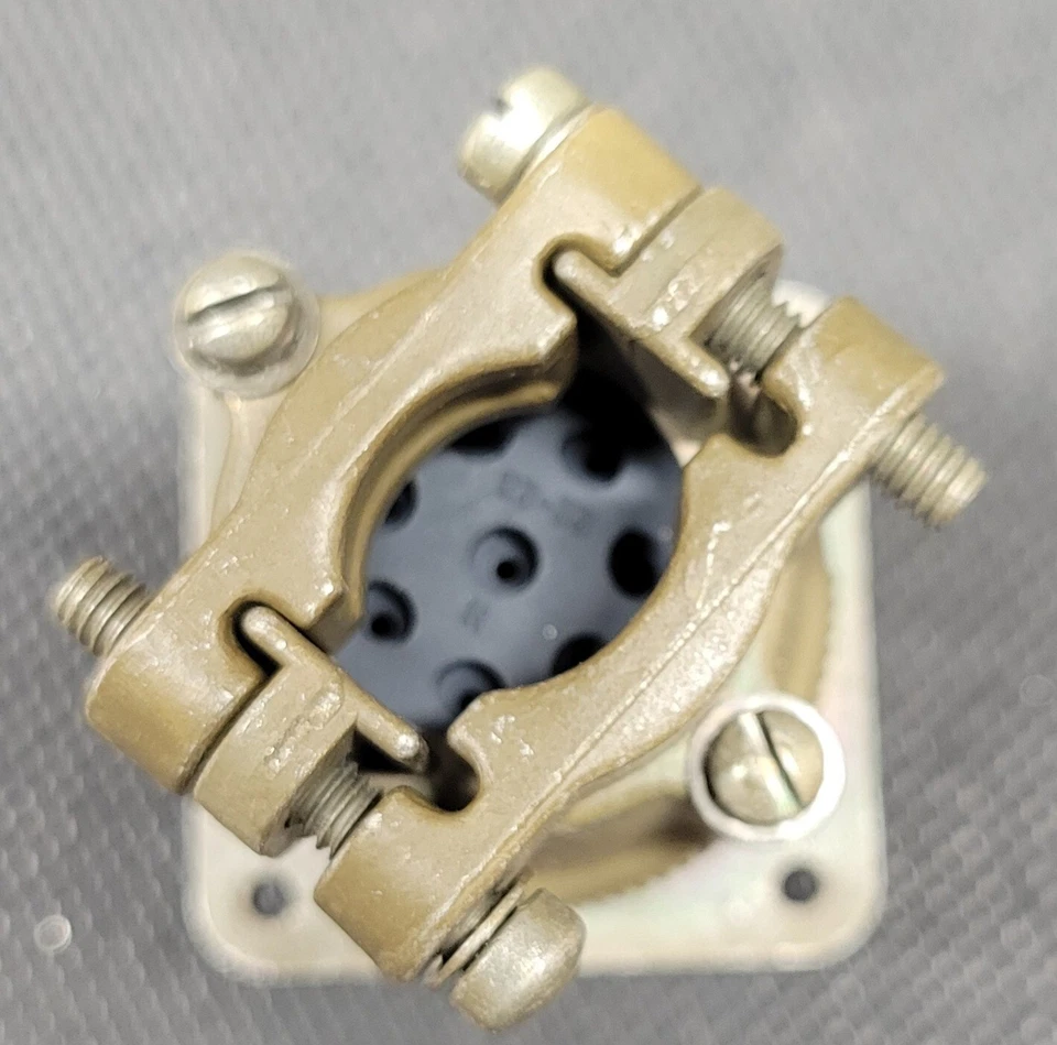 ITT Cannon MS3101F22-23S Mil-Spec 8 Pin Connector With Backshell - Image 4 of 4