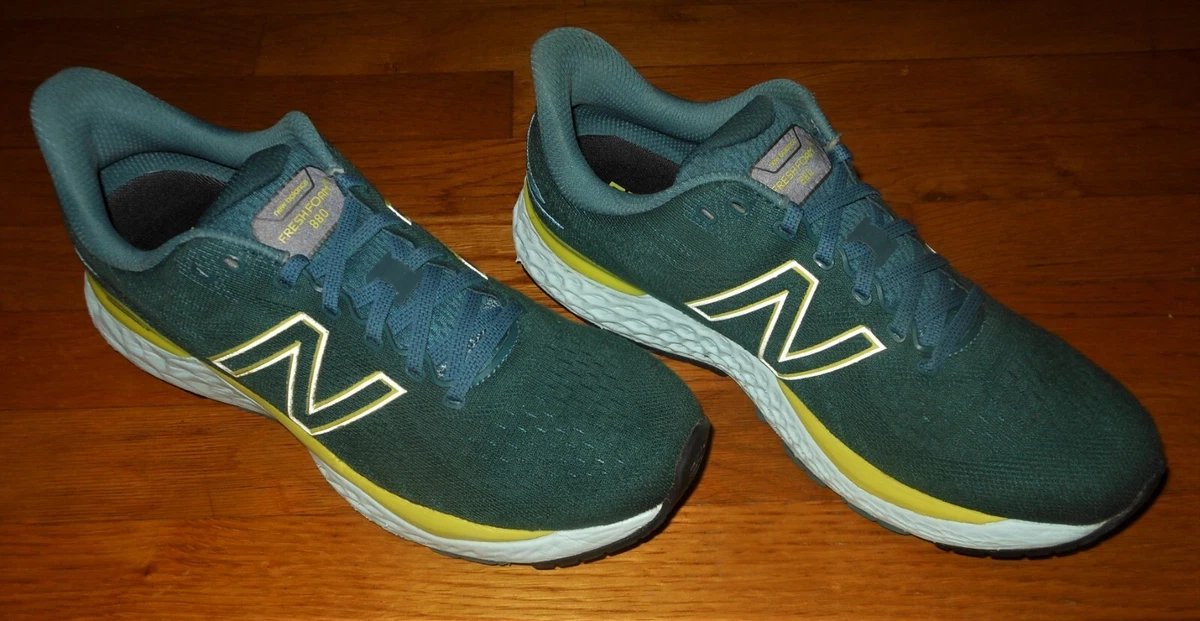 New Balance M880v11 men s running shoes Size 11 D EU 45 Excellent condition