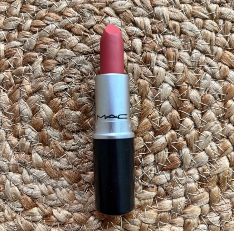 MAC MATE LÁPIZ LABIAL TERCIOPELO PELUCHE 617 Nuevo en Caja Foto 3 de 4