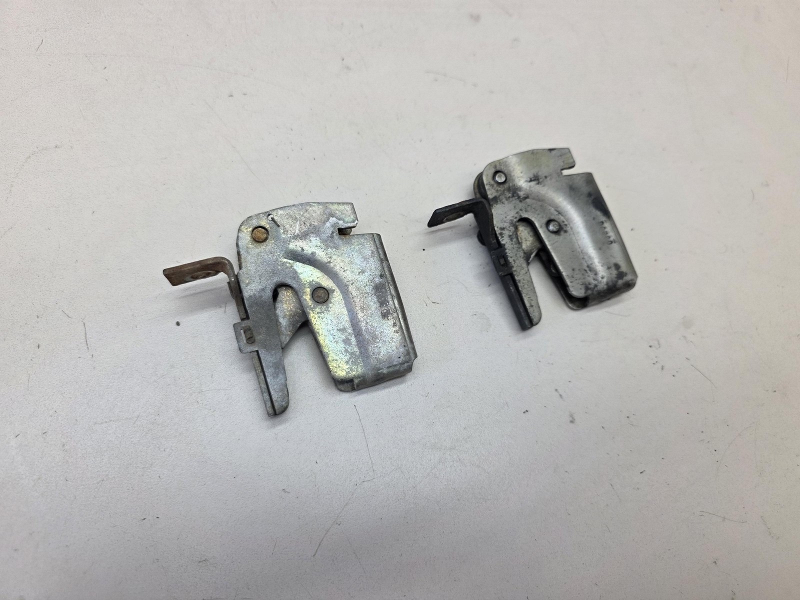 88-96 Jeep Cherokee XJ & 88-92 Comanche MJ Hood Latches Pair Left Right Set of 2
