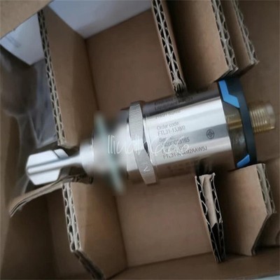 ONE   FTL31-AA4M2AAW5J (FTL31-13J8/0) Liquid Level Switch NEW *lh