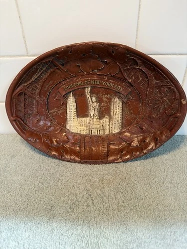 Statue Of Liberty Souvenir Of New York City 1944-45  Wooden Plate Dish Vintage