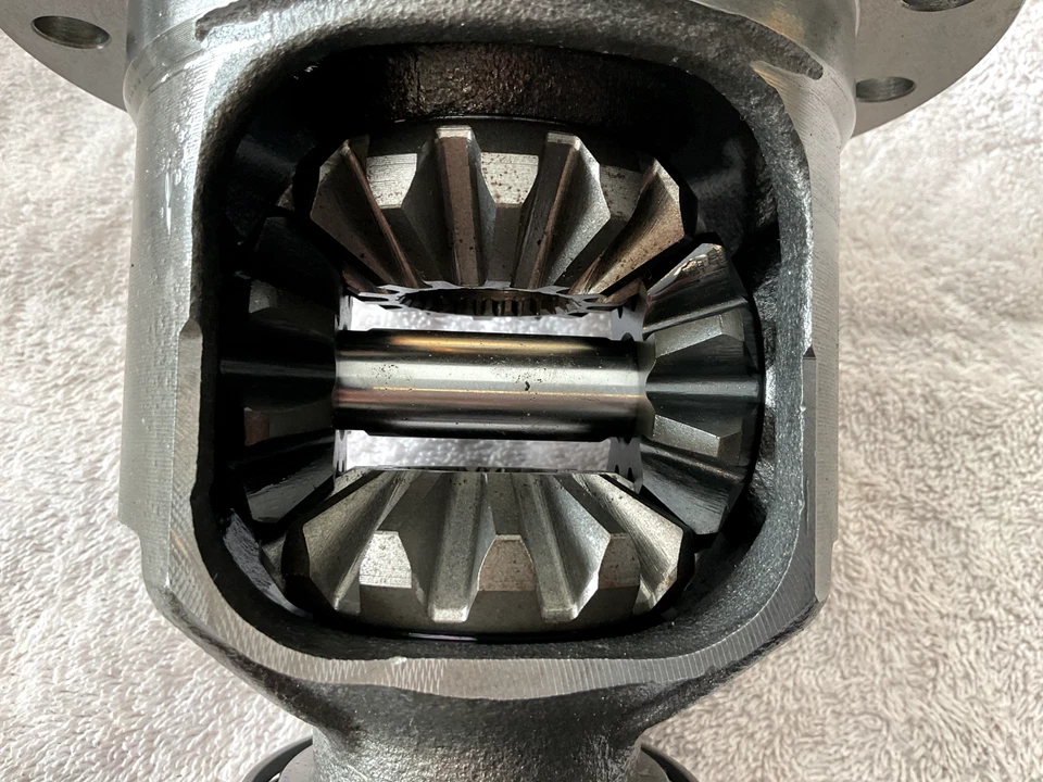 Subaru передний дифференциал 5MT OEM WRX 2008 - 2014 - Изображение 4 из 4