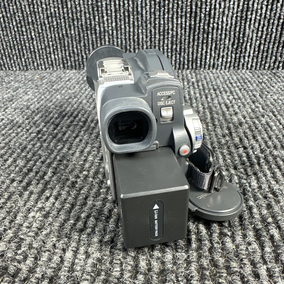 Panasonic VDR-M70 DVR DVD Video Camera Palmcorder Camcorder - Image 4 of 4
