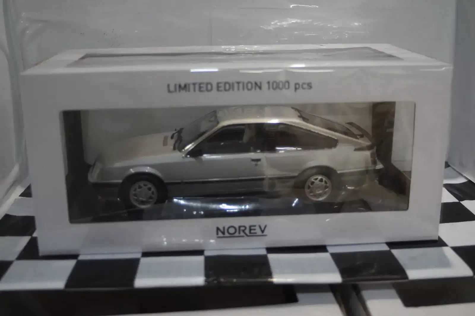 Norev Opel Monza 3.0i Silver 1985 1:18 Scale 183640 Ltd