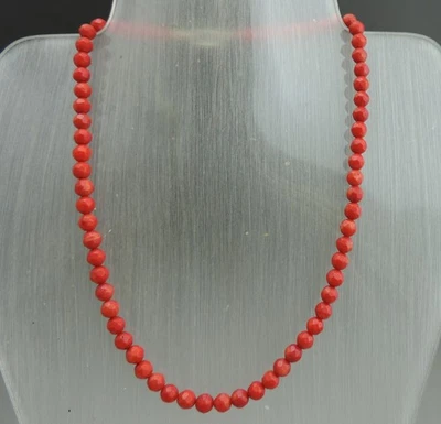 Vintage collier en perles de corail rouge facettés - Photo 1/4