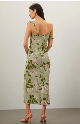 plus size chiffon dresses for wedding guest Plus Size Elegant Round Neck Smocking Midi Length Chiffon Wedding Gues
