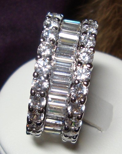 CHIC ANILLO DE BODAS ETERNIDAD CIRCONITA CÚBICA CHAPADO EN ORO BLANCO DE 18K TALLA 6 - Imagen 2 de 10