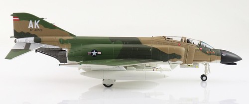 Hobby Master HA19054 McDonnell Douglas F-4C Phantom II, 389 TFS Gunfighters 1967 - Picture 2 of 4