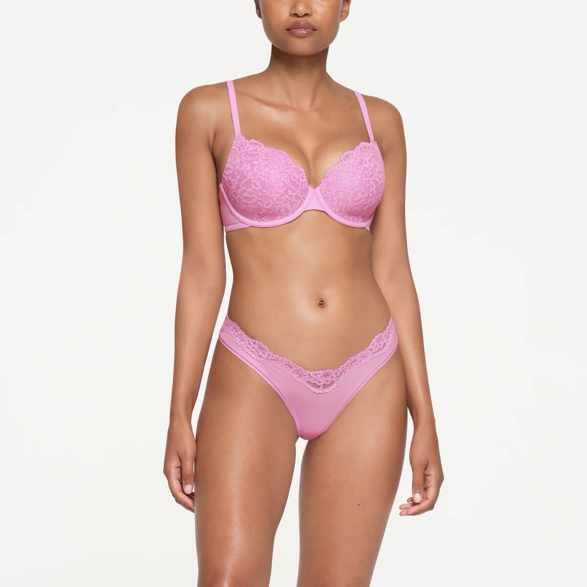 完売続出☆即発★SKIMS Everybody Fits Bra 日本未入荷 FITS EVERYBODY PLUNGE BRA | MICA