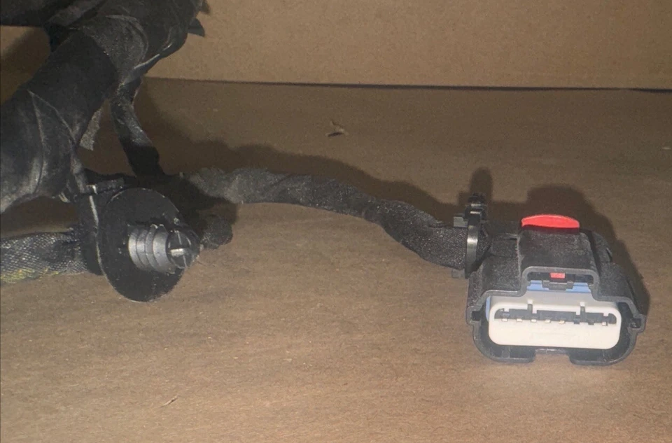 Arnés de cableado para parachoques trasero Cadillac CT4 2022 85540107 Foto 4 de 4