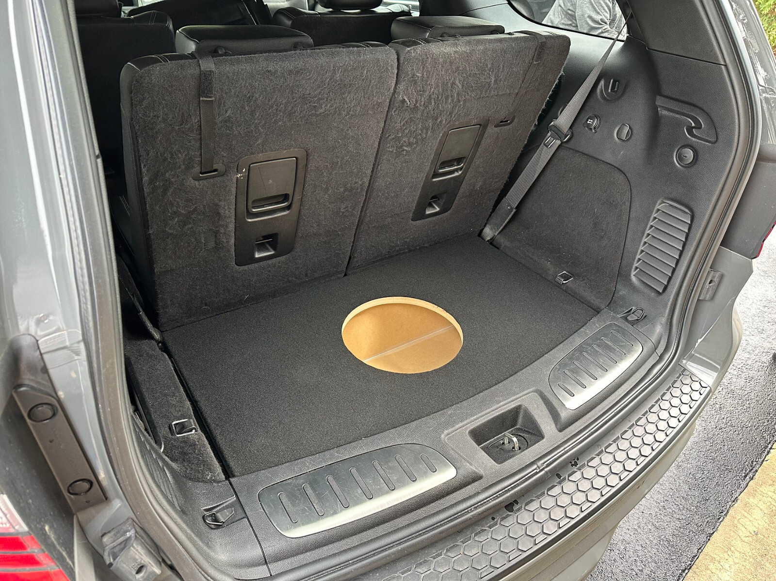 For a 2011+ Dodge Durango Custom Sub Box Subwoofer Enclosure Single