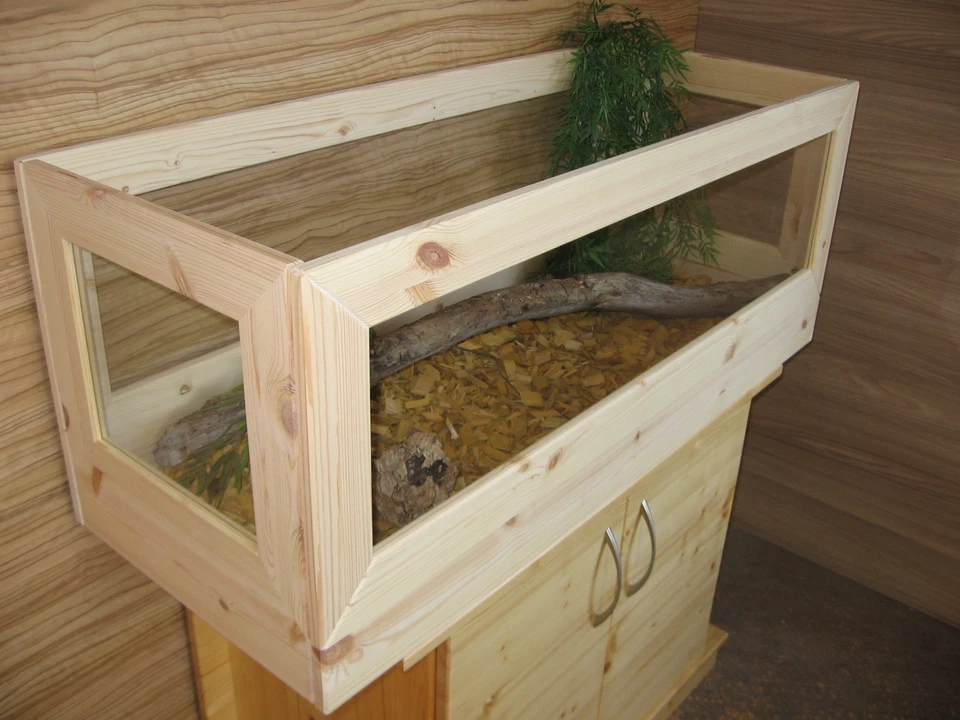 TISCHLEREI ANKER Schildkröten Terrarium 150*55*40cm aus Holz, allseits Glaseinlagen, Mäuse