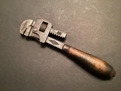 Walworth Stillson Monkey Wrench Pipe 6'' Wood Handle Serrated Jaw #6 USA