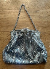Beautiful Vintage Whiting Davis Mesh Purse Silver Tone W/Rhinestone Clasp 2856