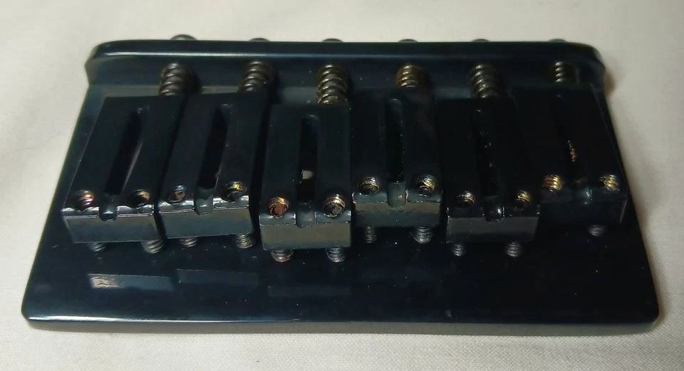 Genuino Fender 6 Cuerdas Hardtail Black Bridge Tele Strat Jim Root Jazz Master Foto 3 de 4