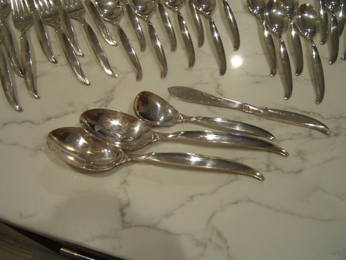 Rogers Bros FLAIR Silverware Flatware Set for 8 Silverplate + servers 52 Pieces - Picture 8 of 9