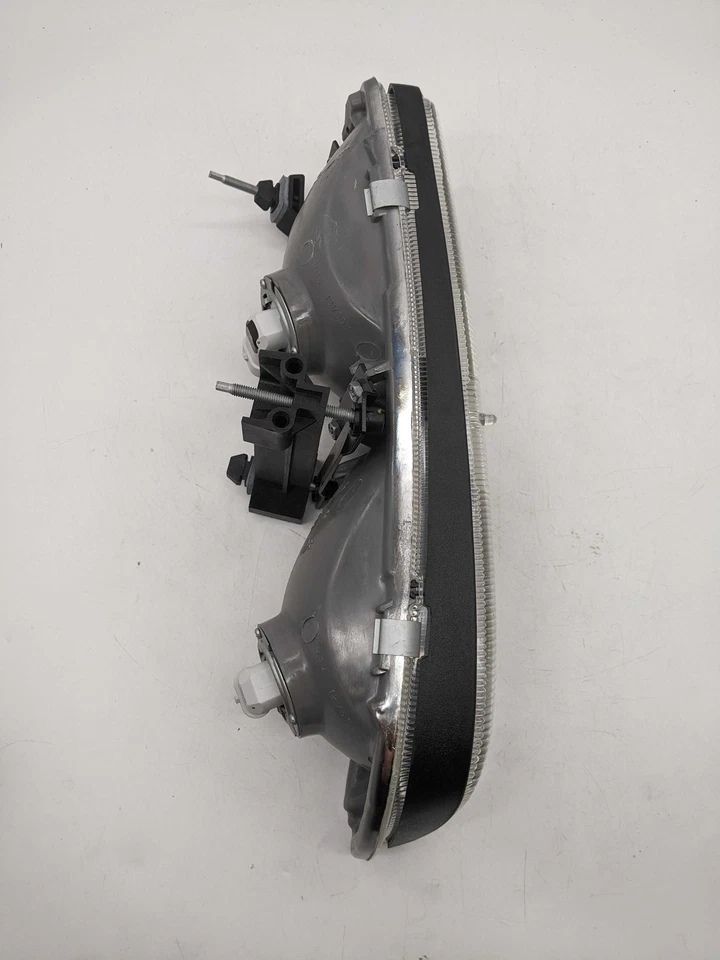 DEPO RH Head Lamp Assembly Part Number 114-00233R 1996 Buick Regal - Imagem 4 de 4