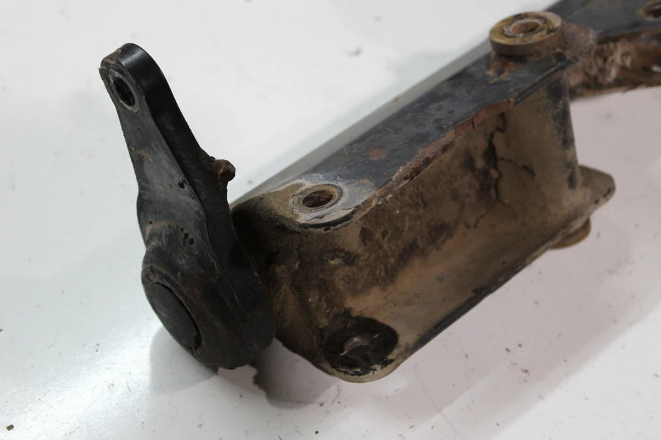 Arctic Cat Thundercat Mountain Cat 1994 brazo de dirección delantero izquierdo eje nudillo Foto 3 de 4