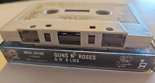 Guns N' Roses "GN'R Lies" Cassette Tape, 1988 Geffen Records Axel Slash Duff - Picture 5 of 8