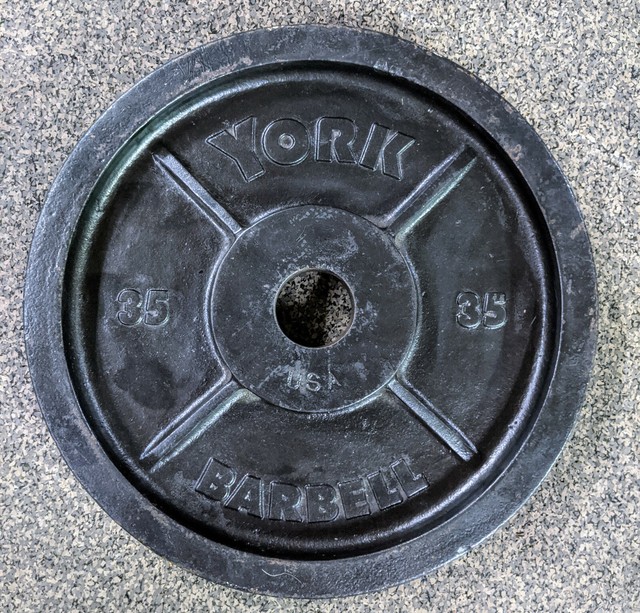 1 x 35 lbs York Barbell Vintage Olympic Weight Plate PRIORITY