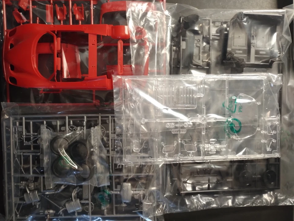 Revell 07376 1/24 Ferrari F50 Barchetta - Immagine 2 di 4