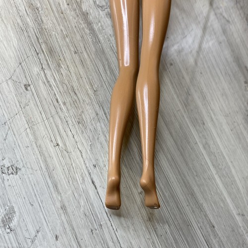 2011 Mattel Barbie Basics Model No. 02 Collection Red Black Label Doll - Picture 18 of 22