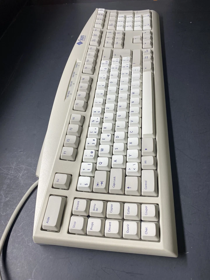 Sun 320-1296 Type-6 Keyboard - Mini-Din Connector - Swiss/French Sun Keyboard - Image 3 of 4