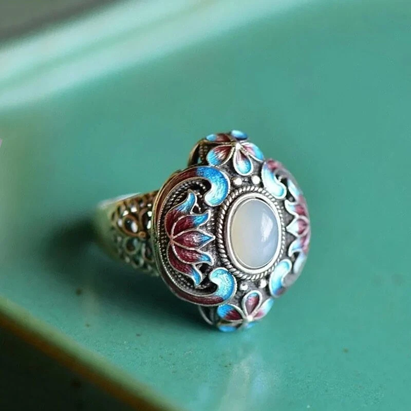 Anillo Ajustable Artesanal Esmalte Porcelana Loto Calcedonia Natural Étnico Foto 2 de 4