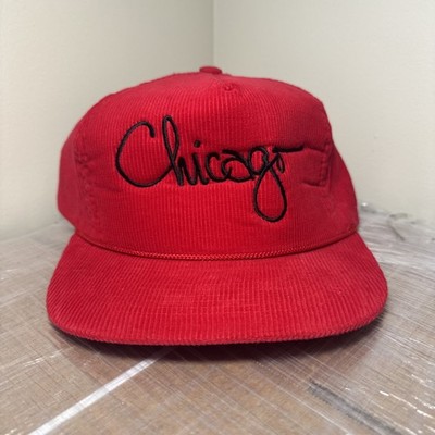 VINATGE 80s  CHICAGO SPELLOUT RED AND BLACK CORDUROY ADJUSTABLE SNAP BACK HAT