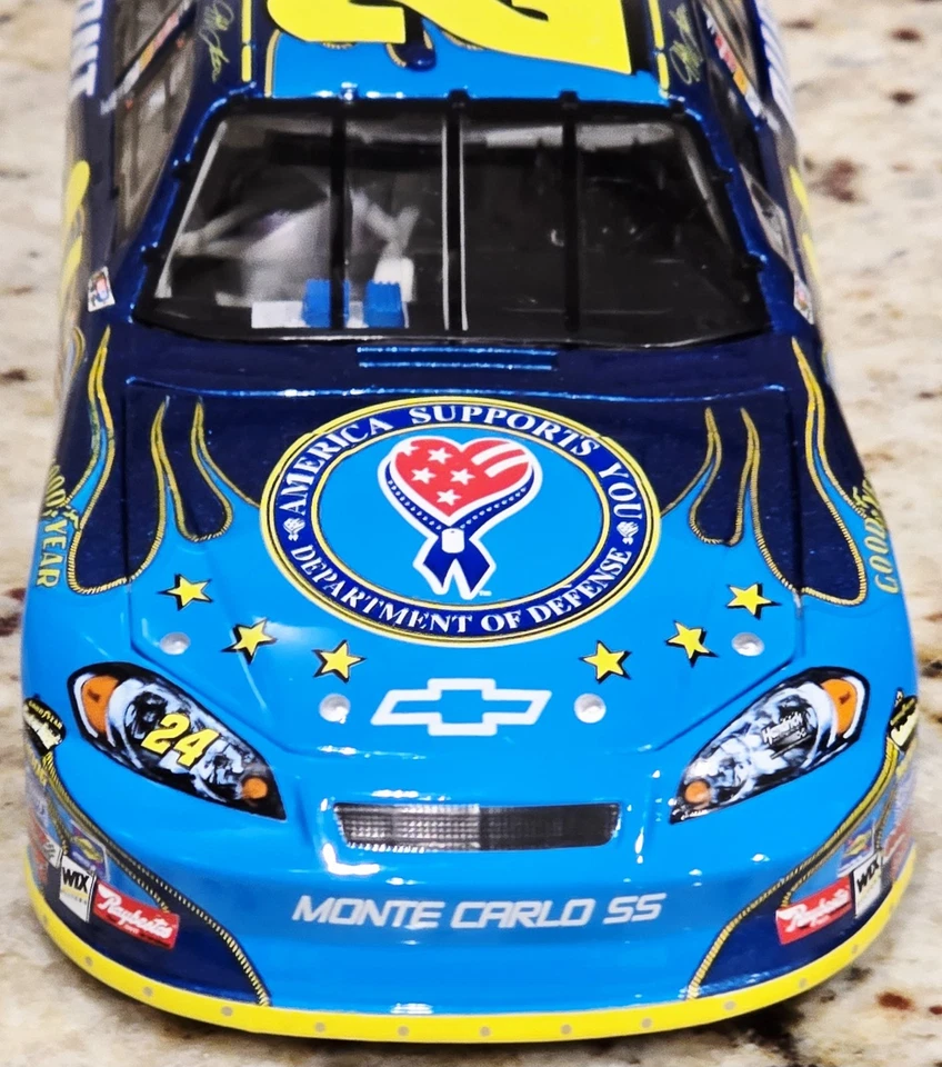 2007 #24 Jeff Gordon Dupont/DDD Militar Coca-Cola 600 1:24 Diecast Action ARC Foto 3 de 4