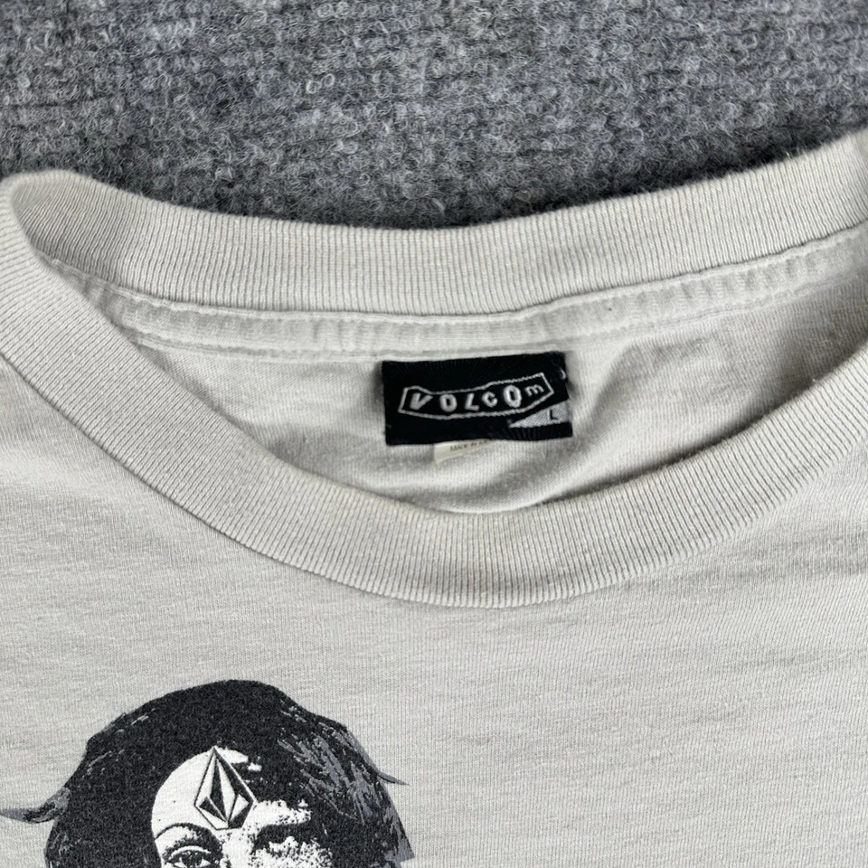 Volcom I Was A Teenage F Up Shirt Large Men’s Beige Vintage 00s Rare Y2K Skater - Image 4 of 4