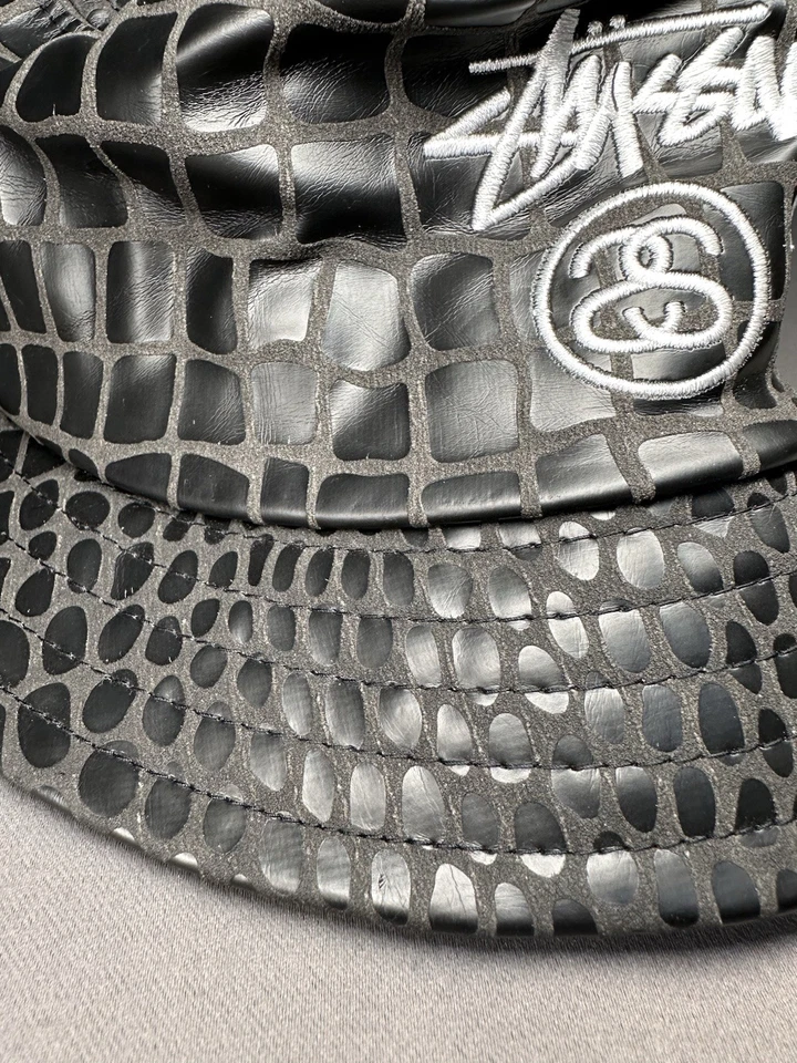 Sombrero de cubo pequeño/mediano Stussy para hombre efecto cocodrilo negro imitación cuero 49 Foto 2 de 4