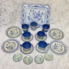 1950s, Ohio Art Blue Willow 21-pc Child's Tin Tea Set