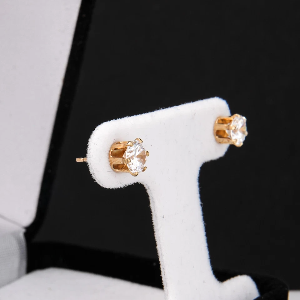 Aretes de diamantes simulados DQCZ de oro real de 14 quilates par de tachuelas Diamonique circonitas circonitas Foto 4 de 4