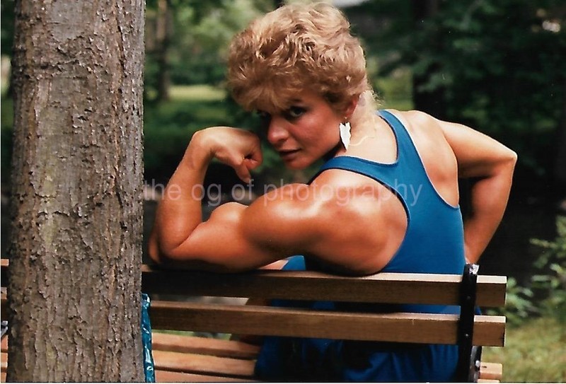 SHERRY THOMPSON Muscle Girl FOUND PHOTOGRAPH Color ORIGINAL Vintage EN 42 48 C