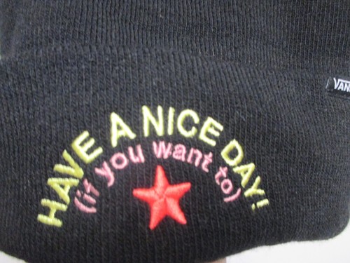 GORRO DE INVIERNO "PUÑOS" VANS PARA HOMBRE (TALLA ÚNICA) NUEVO CON ETIQUETAS NEGRO LOGOTIPO "QUE TENGAS UN BUEN DÍA" - Imagen 2 de 4
