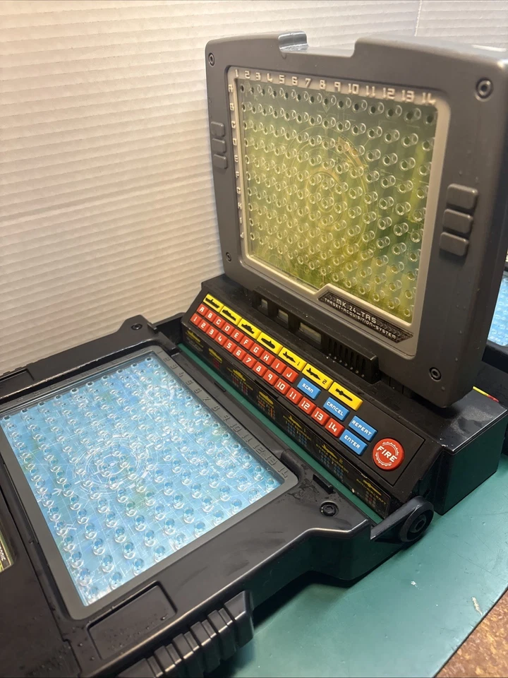 Milton Bradley Electronic Battleship Advanced Mission Juego Foto 3 de 4