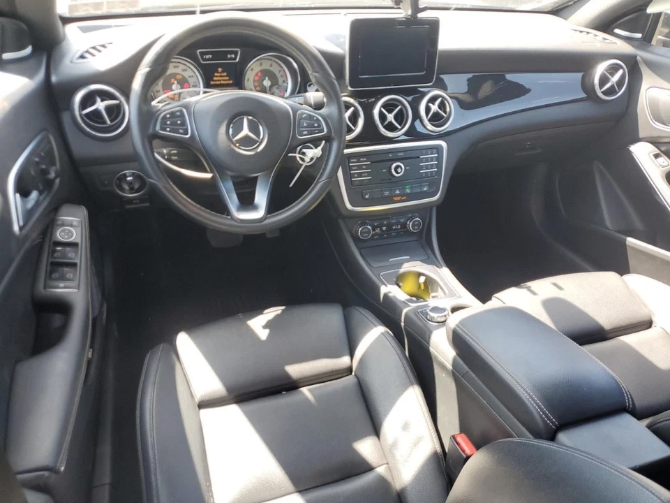 Used Rear Right Door Assembly Rear Side fits: 2016 Mercedes-benz Mercedes cla-cl - Imagem 3 de 4