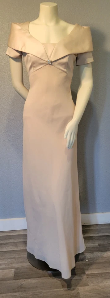 ВИНТАЖНЫЙ CACHET УКРАШЕННЫЙ КВАДРАТНЫЙ ВОРОТНИК АТЛАСНЫЙ MIDI ПЛАТЬЕ В КРЕМОВЫЙ ЖЕНСКИЙ РАЗМЕР 8 - Изображение 2 из 4