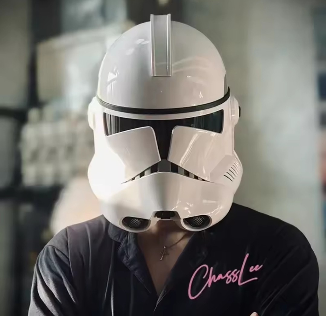 Casque Star Wars blanc en PVC pour briller en soirée déguisée et salon cosplay