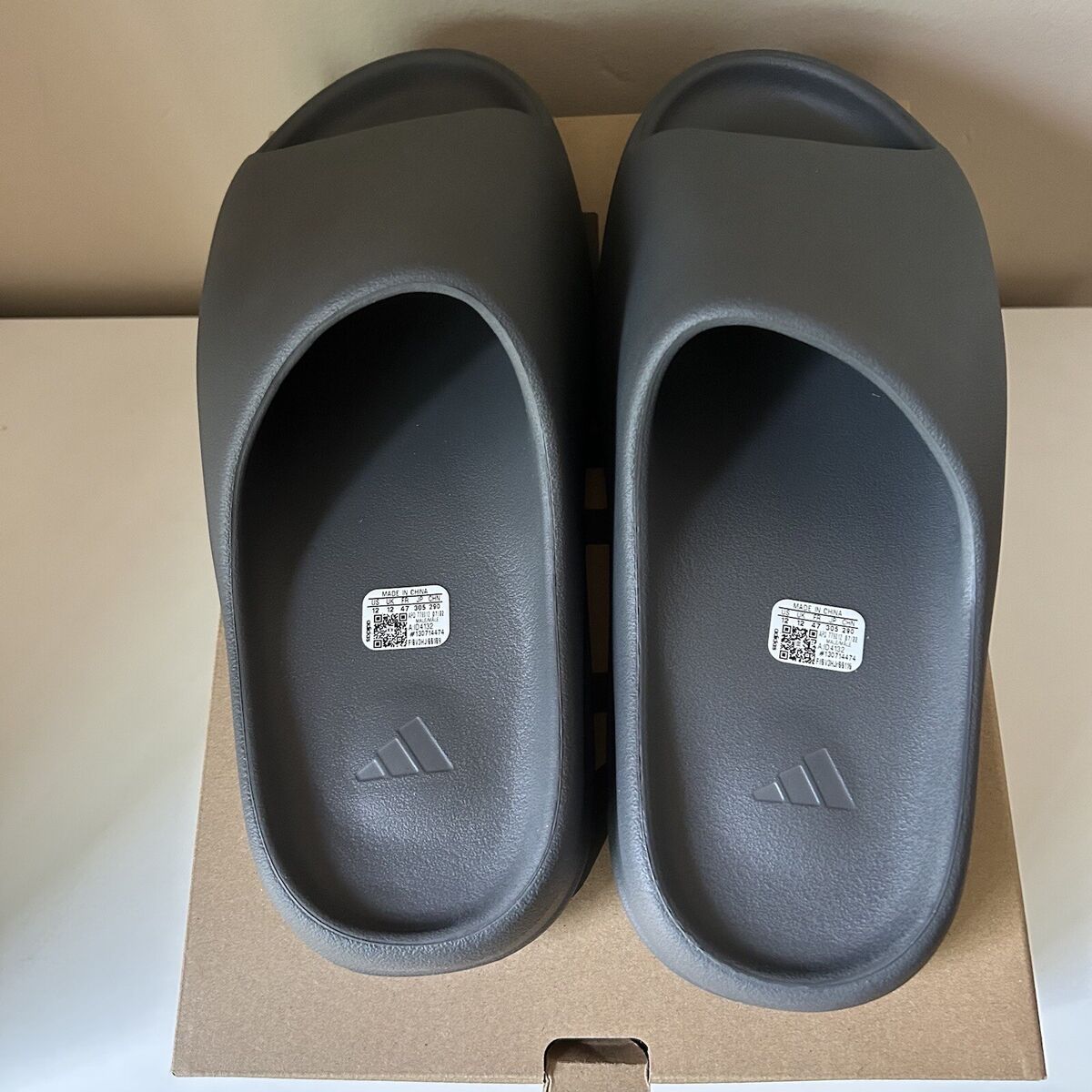 Adidas Yeezy Slide Granite Grey Gray Slate Mens US Size 12 Adidas Yeezy Slide Granite Grey Gray Slate Mens US Size 12