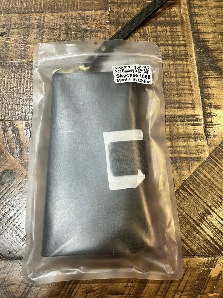 Samsung Galaxy S22 + 5G Wallet Case With Strap - Image 4 of 4