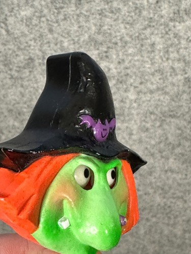 Vintage Hallmark Lapel Pin Halloween Wind-Up WORKS Witch Moving Eyes - Picture 6 of 12