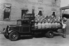 11x17 Photo Print: Pickwick Ale Truck