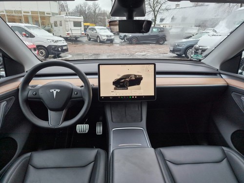 Mietwagen - Tesla Model Y - Dual AWD - Performance - Langzeitmiete - Bild 9 von 10
