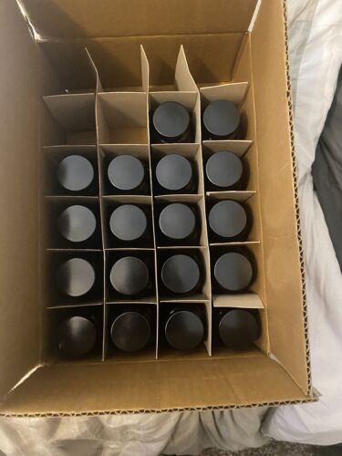 ULine S-20590 18/pack 4OZ Amber Glass Bottles W/black Lids - Picture 3 of 3