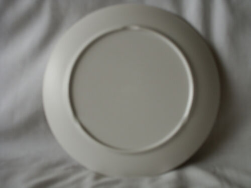 Tommy Bahama Dinner Plate Light Wood Grain 11” - Picture 3 of 4